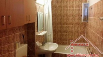 inchiriez-apartament-2-camere-zona-vasile-aaron-4