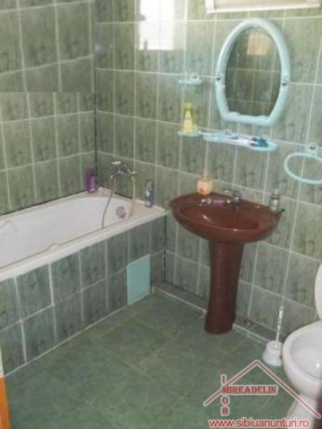 inchiriez-apartament-3-camere-2-nivele-zona-interex-4