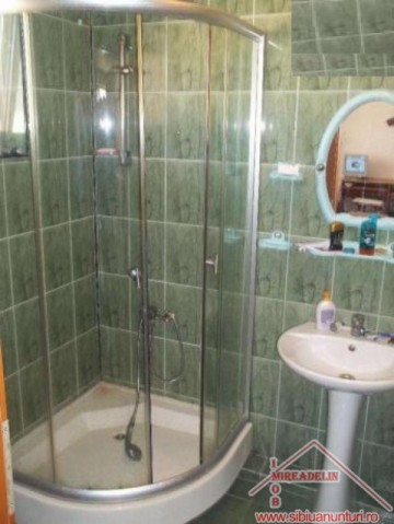 inchiriez-apartament-3-camere-2-nivele-zona-interex-5