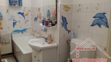 inchiriez-apartament-3-camere-decomandat-cartier-valea-aurie-64-mp-5