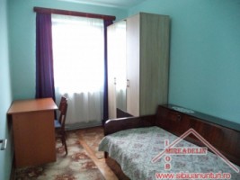 inchiriez-apartament-3-camere-zona-cedonia-3