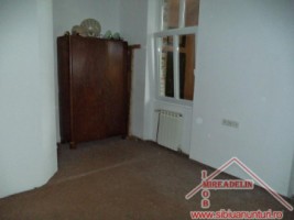 vand-casa-2-camere-zona-centrala-3