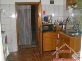 vand-casa-2-camere-zona-piata-cibin-2