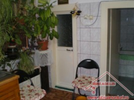 vand-casa-2-camere-zona-piata-cibin-3