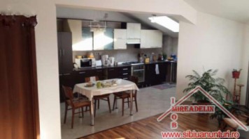 vand-apartament-2-camere-decomandat-zona-vasile-aaron-1