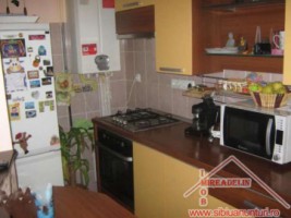 inchiriez-apartament-3-camere-zona-lazaret-4