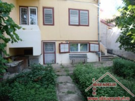 vand-casa-3-camere-zona-sub-arini