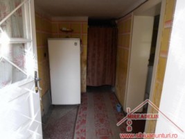 vand-casa-3-camere-zona-sub-arini-1