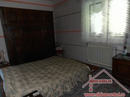 vand-casa-3-camere-zona-sub-arini-9