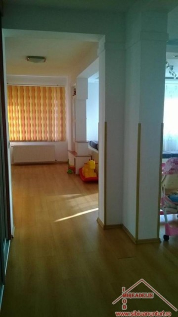 inchiriez-apartament-3-camere-zona-tilisca-7