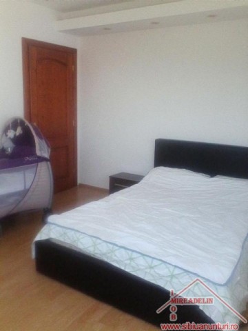 inchiriez-apartament-3-camere-zona-tilisca-8