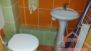 inchiriez-casa-3-camere-zona-calea-poplaci-6