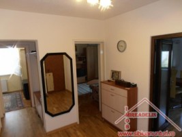 inchiriez-apartament-4-camere-decomandat-zona-mihai-viteazul-1