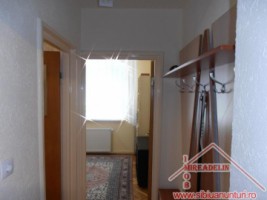 inchiriez-apartament-4-camere-decomandat-zona-mihai-viteazul-3