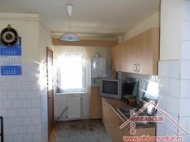 inchiriez-apartament-4-camere-decomandat-zona-dioda-3