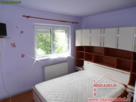 inchiriez-apartament-2-camere-decomandat-zona-vasile-aaron