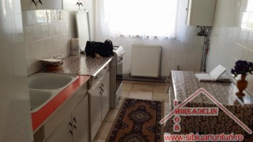 inchiriez-apartament-3-camere-in-cartierul-vasile-aaron-2