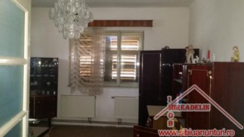 vand-urgent-casa-singur-in-curte-talmaciu-10