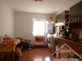 vand-apartament-4-camere-strand-etaj-intermediar-4