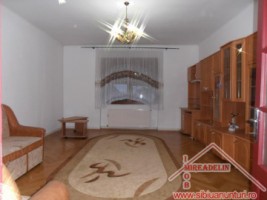 vand-apartament-la-casa-cu-3-camere-zona-lazaret-3