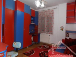 vand-apartament-la-casa-cu-3-camere-zona-lazaret-4