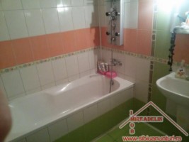 inchiriez-apartament-2-camere-mobilat-47-mp-zona-strand-5