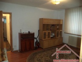 inchiriez-apartament-3-camere-zona-ciresica-1