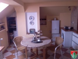 apartament-la-vila-4-camere-2-bai-mobilat-zona-sub-arini-2