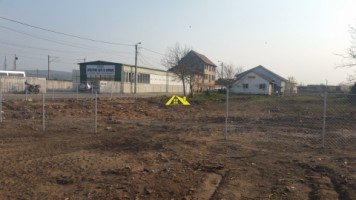 teren-de-hala-cu-toate-utilitatile-1