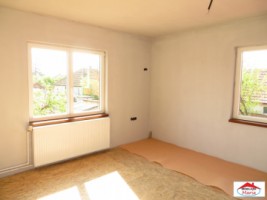 casa-cu-teren-20-ari-in-petin-id-21455-3