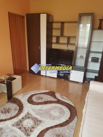 apartament-cu-2-camere-de-inchiriat-etaj-3-cetate-1