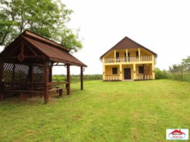 apa-casa-cu-iesire-la-lac-4