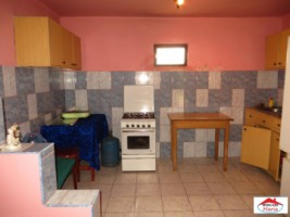 apa-casa-cu-iesire-la-lac-7