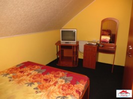apa-casa-cu-iesire-la-lac-13