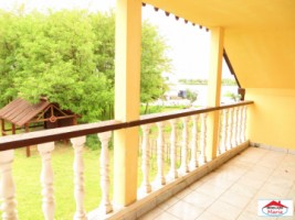 apa-casa-cu-iesire-la-lac-14