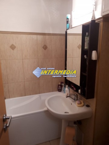 apartament-3-camere-in-alba-iulia-zona-centru-5