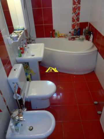 vand-apartament-2-cam-in-bloc-nou-zona-stadion-4