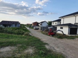 loc-de-casa-intre-vile-557-mp-martinesti-zona-foarte-buna-cu-utilitati-5