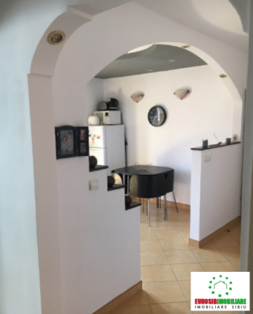 apartament-cu-3-camere-semidecomandat-de-inchiriat-zona-dioda-3