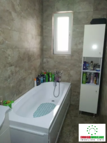 apartament-cu-3-camere-de-inchiriat-suprafata-utila-64-mp-1