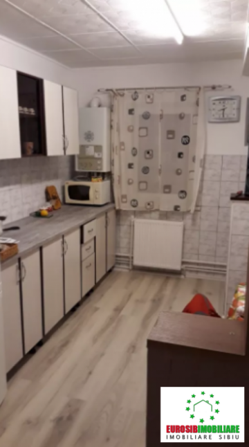 apartament-cu-3-camere-decomandat-in-sibiu-1