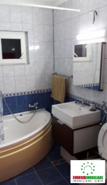 apartament-cu-3-camere-decomandat-in-sibiu-5