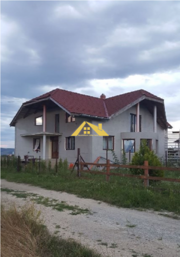casa-incapatoarecurte-colt-de-rai-de-900-m2-teren-micesti