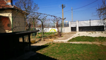 casa-cu-gradina-micesti-alba-1