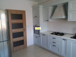 vand-sau-schimb-apartament-modern-nou-2-camere-cu-o-casuta-3