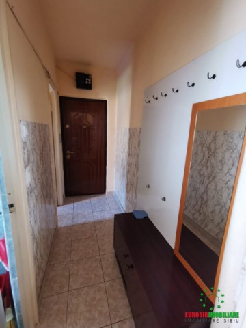 apartament-2-camere-etaj-2-de-vanzare-in-sibiu-zona-hipodrom-2