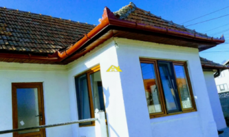casa-complect-renovata-ln-stremt-la-sosea