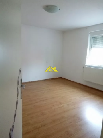 apartament-central-zona-foarte-buna-multiple-posibilitati-parter-4