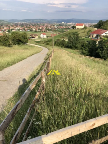 teren-de-vanzare-1