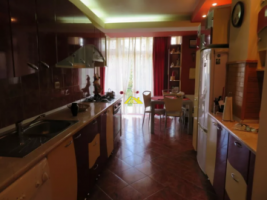 apartament-modern-renovat4-camerepivnitaetaj-3-cetate-4